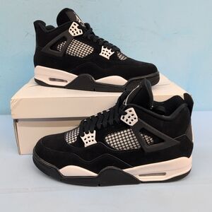 Nike Air Jordan 4 Retro Men's Athletic Sneakers 10 Black and White